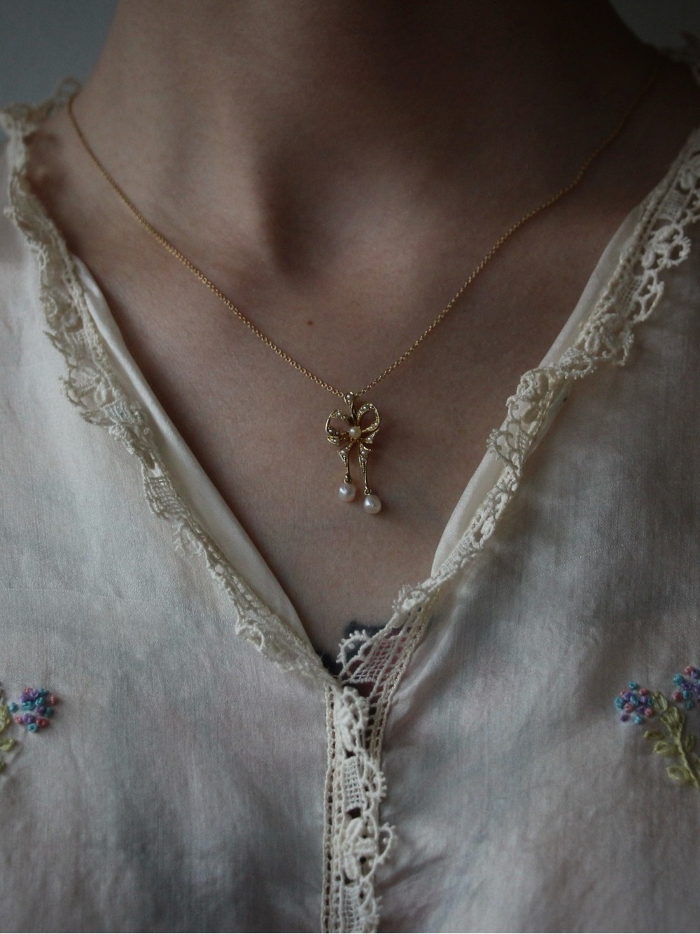 1920's Floral Embroidered Silk & Lace Lounge Blouse - Picture 6 of 11